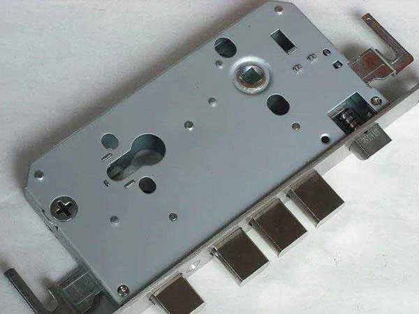 双鸭山24小时上门开锁公司